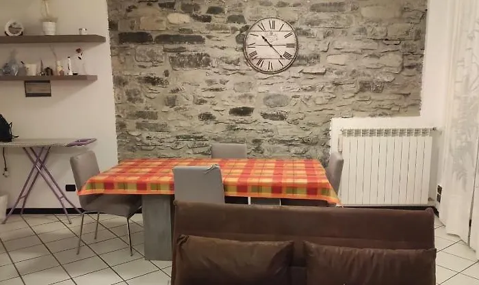 Megaride's Dépendance Como