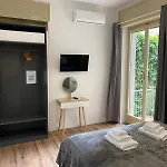 Megaride's Dependance Guest house Como