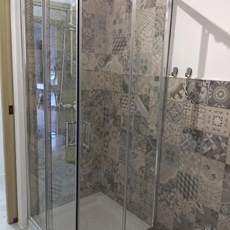 Megaride's Dependance 3* 科莫