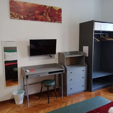 Megaride's Dependance 3* 科莫