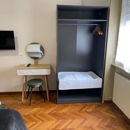 Megaride's Dependance 3*