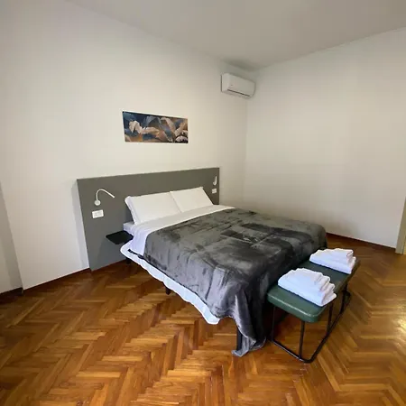 Megaride's Dependance Como