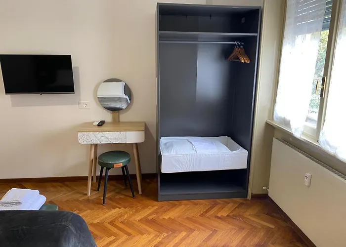 Megaride's Dependance 3*